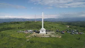 De praznicul Înălţării Sfintei Cruci, Preasfinţitul Părinte Nicodim va sluji Sfânta Liturghie pe dealul Chiciora