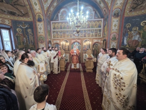 Slujire arhierească de praznicul Sfântului Mare Mucenic Teodor Tiron - hramul parohiei Obârșia-Cloșani