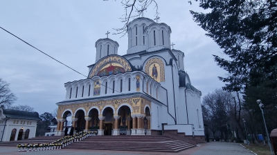Preasfinţitul Nicodim a slujit la Catedrala episcopală din Slobozia la împlinirea a 30 de ani de slujire arhierească a Preasfințitului Părinte Vincenţiu, Episcopul Sloboziei și Călărașilor.