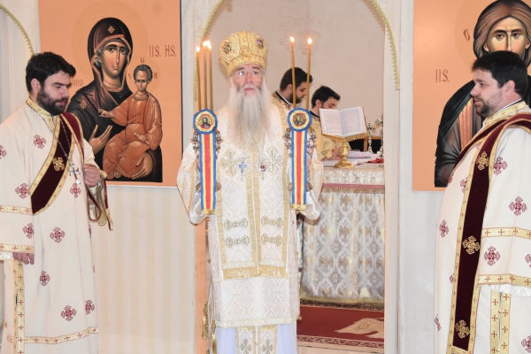 Preasfințitul Părinte Nicodim a fost în mijlocul credincioșilor Catedralei Episcopale din Drobeta-Turnu-Severin
