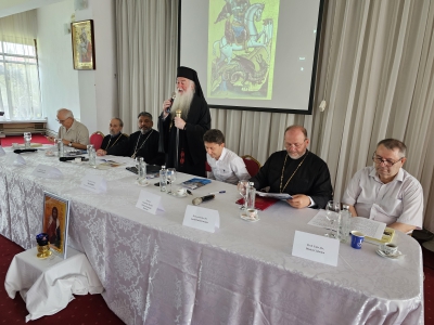 La Centrul Social-Filantropic „Sfântul Ioan Gură de Aur” din Drobeta Turnu Severin a avut loc deschiderea oficială a lucrărilor Simpozionul Internaţional „Mehedinţi - istorie, cultură şi spiritualitate”