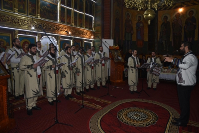 Corul Kinonia a susținut un concert de colinde în catedrala orașului Vânju Mare