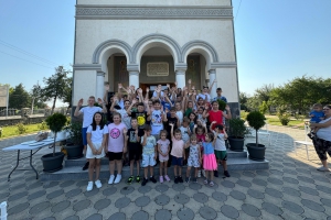 Zile de bucurie la parohia Schela Nouă în cadrul proiectului „Școala de vară din tinda Bisericii”
