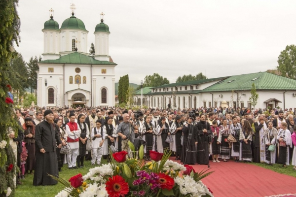 Peasfinţitul Nicodim la Hramul Catedralei Arhiepiscopale din municipiul Râmnicu-Vâlcea