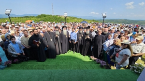 Patru arhierei au slujit la Ciumarca satului Godeanu, pe dealul Chiciora
