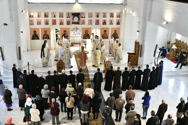 Catedrala Episcopală din Cetatea Severinului a îmbrăcat straie de sărbătoare
