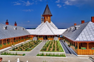 Mănăstirea Sfânta Ana din Orşova, la ceas de praznic