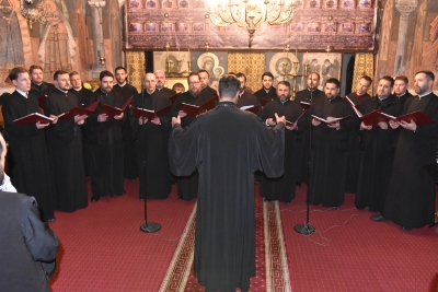Periplul Corului Kinonia continuă prin parohiile Mehedințiului