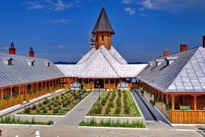 Mănăstirea Sfânta Ana din Orşova, la ceas de praznic