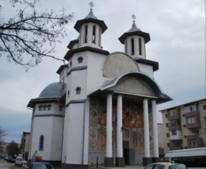 Sfanta Liturghie Arhierească la parohia ,,Nașterea Maicii Domnului" din cartierul severinean Kiseleff