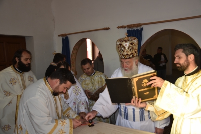 Sfințirea bisericii din satul Gura Motrului